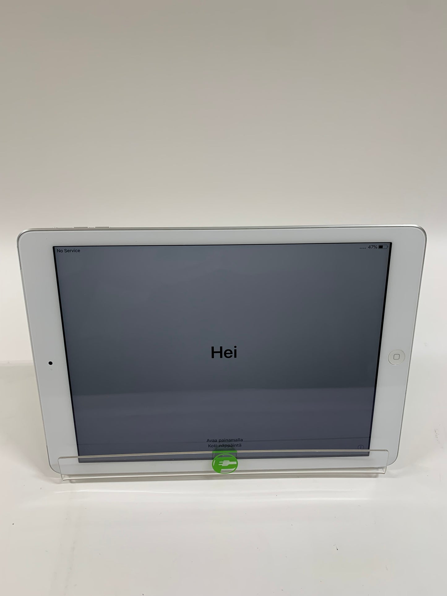 Unlocked Apple iPad Air 1st Gen 16GB 12.5.5 SILVER ME99LL/B