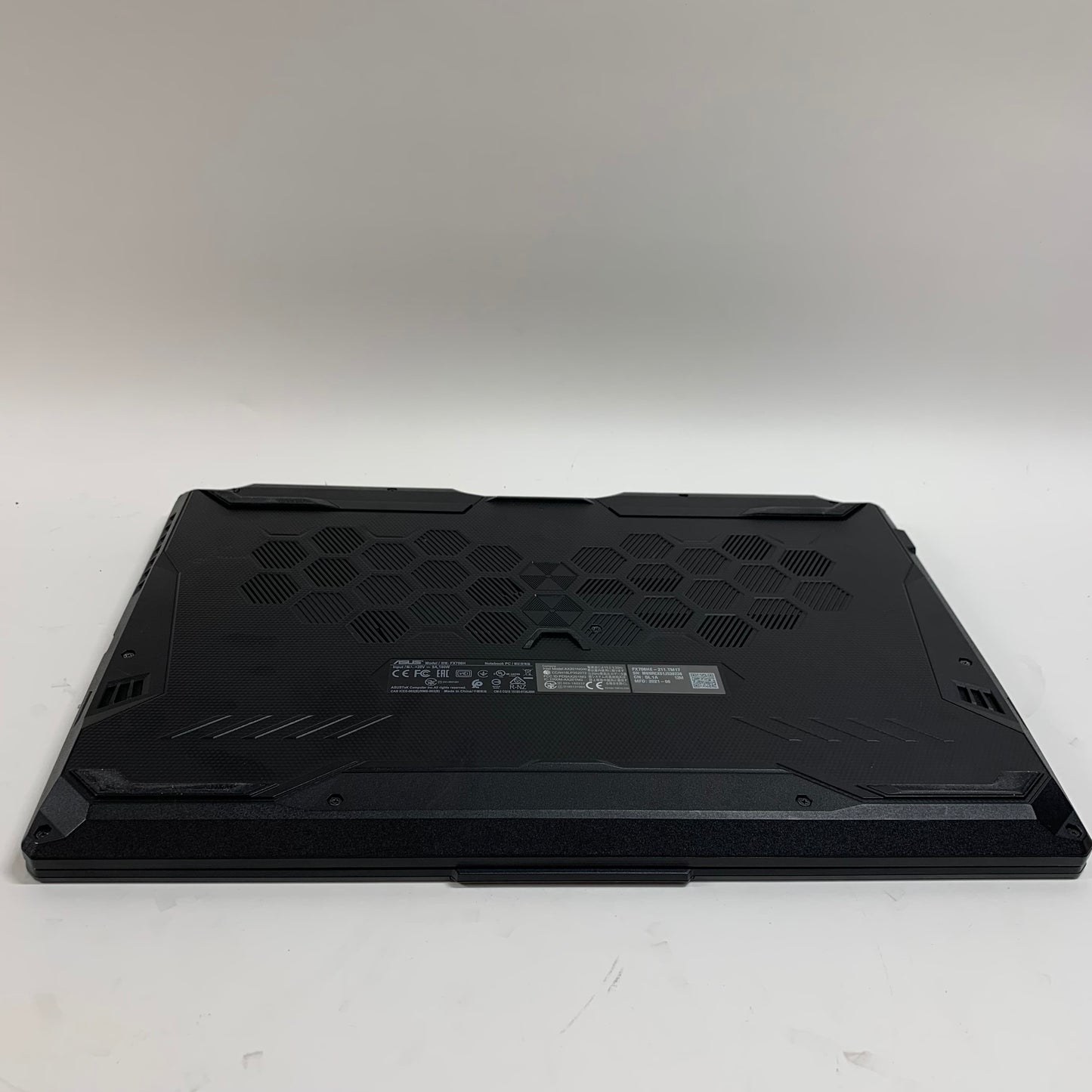 ASUS TUF Gaming F17 FX706HE i5-11260H 2.6GHz 16GB RAM 512GB GeForce RTX 3050 Ti
