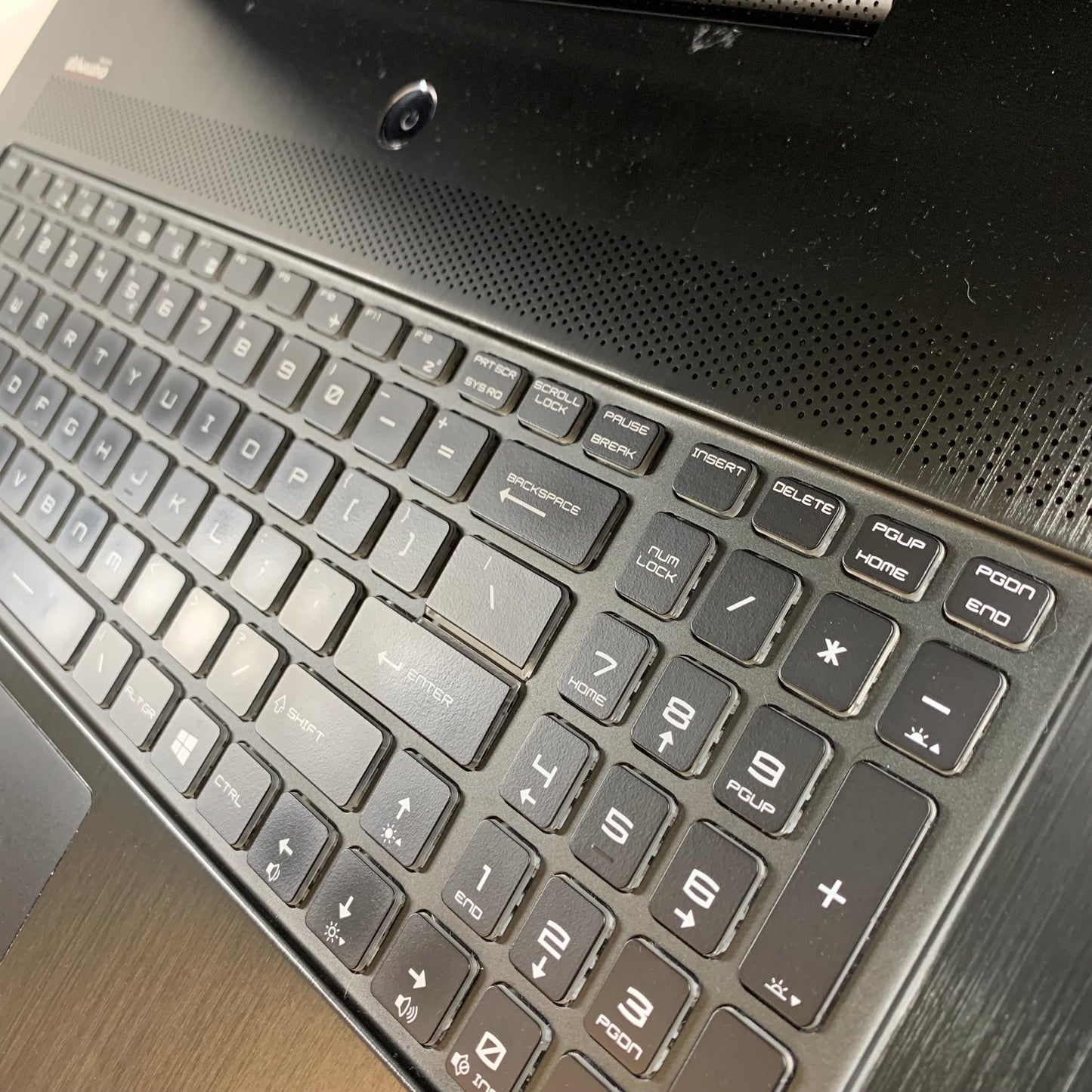 MSI G7 706QD G7 706QD 17.3" i7-6700HQ 2.6GHz 16GB RAM 1TB SSD GTX 965M