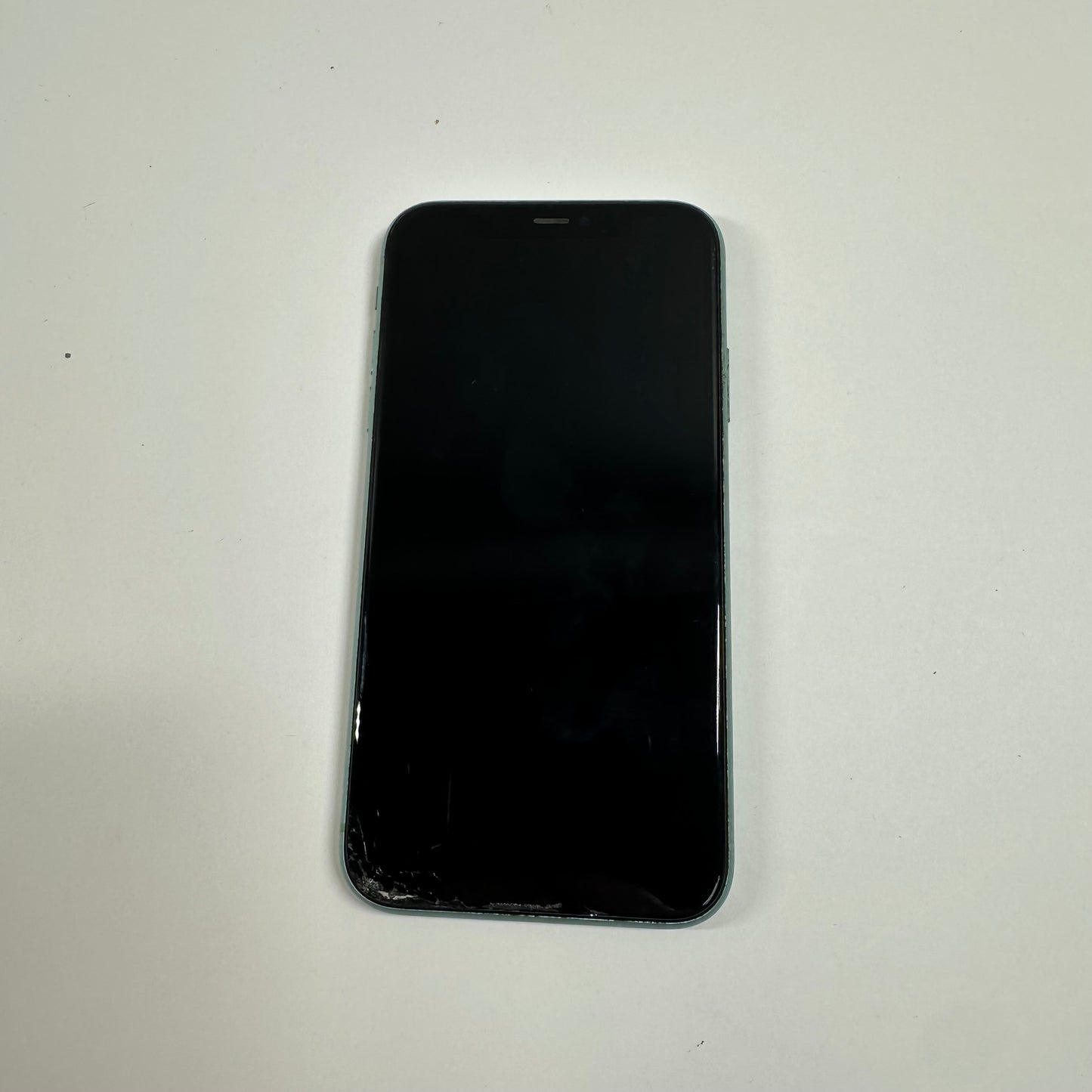Broken GSM Unlocked Apple iPhone 11 128GB 15.4.1 MH8Q3LL/A CRACKED SCREEN