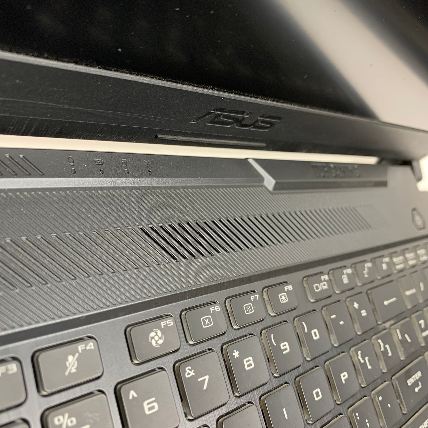 ASUS TUF Gaming F17 FX706HE i5-11260H 2.6GHz 16GB RAM 512GB GeForce RTX 3050 Ti