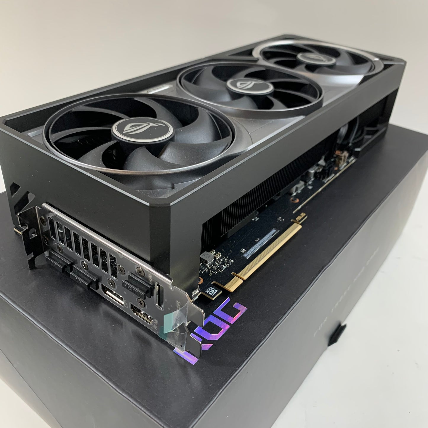 ASUS Geforce RTX 5080 16GB GDDR7 Graphics Card ROG-ASTRAL-RTCX5080-O16G-GAMING