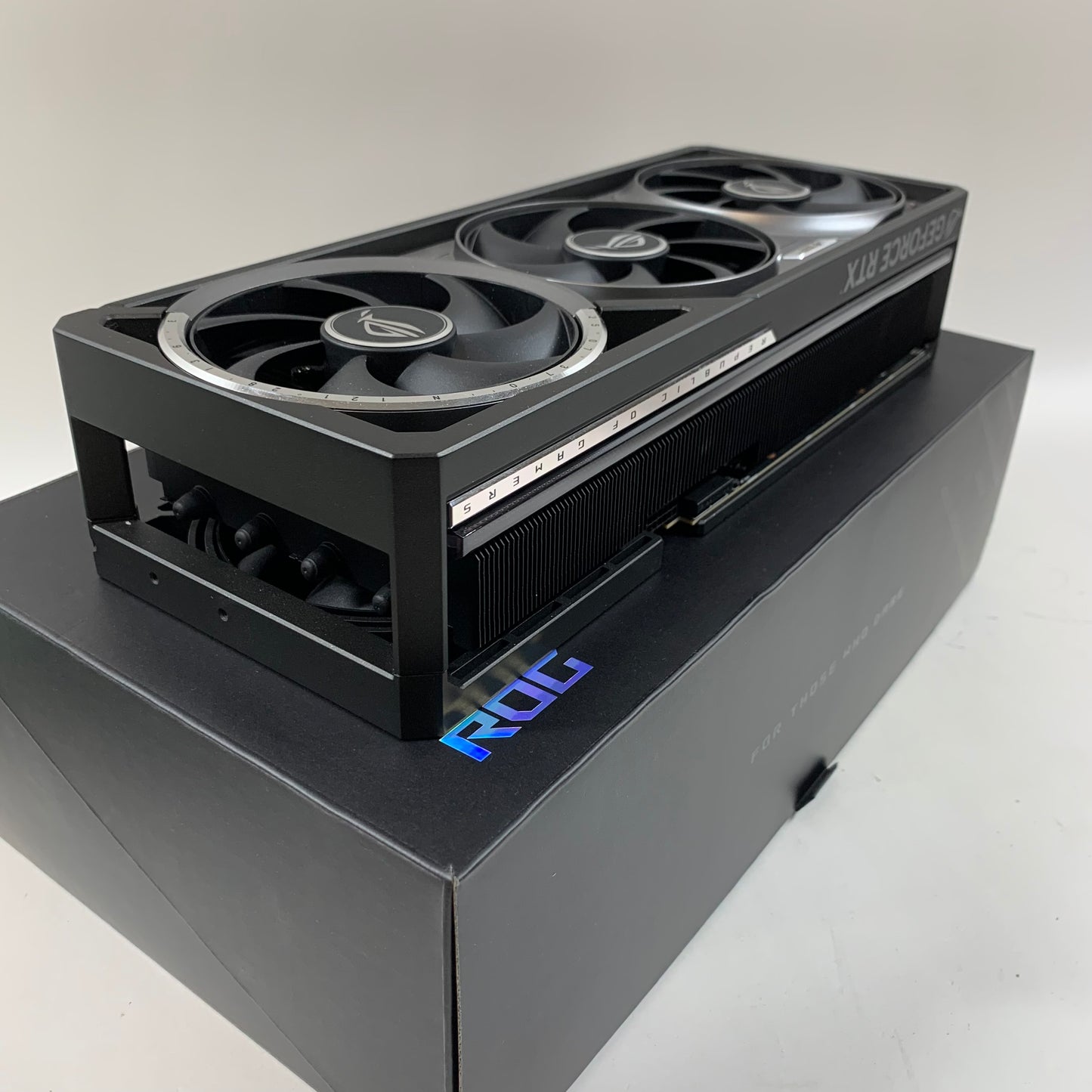 ASUS Geforce RTX 5080 16GB GDDR7 Graphics Card ROG-ASTRAL-RTCX5080-O16G-GAMING