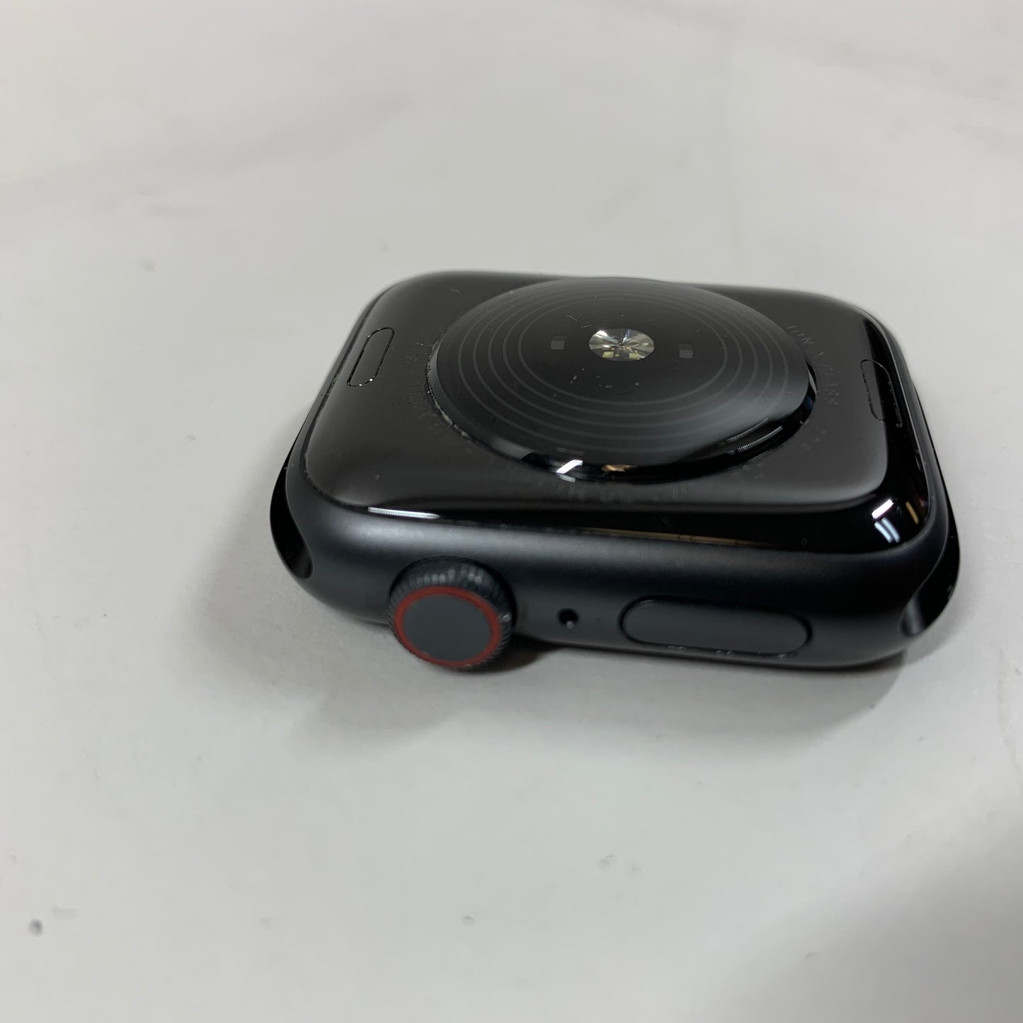 Unlocked Apple Watch SE 1st Gen 44MM Space Gray Aluminum Black Sport Band A2354