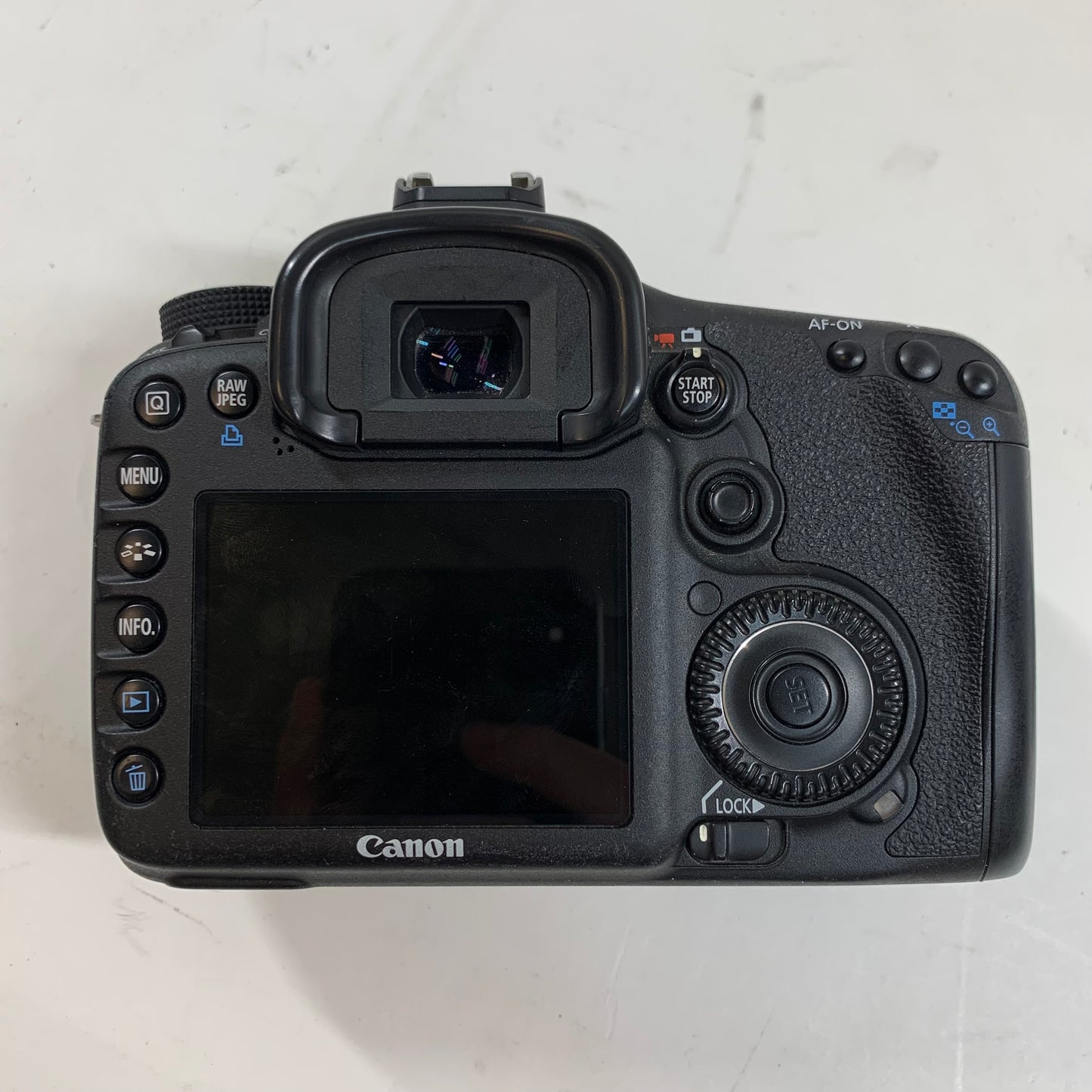 Canon EOS 7D 18.0MP APS-C DSLR
