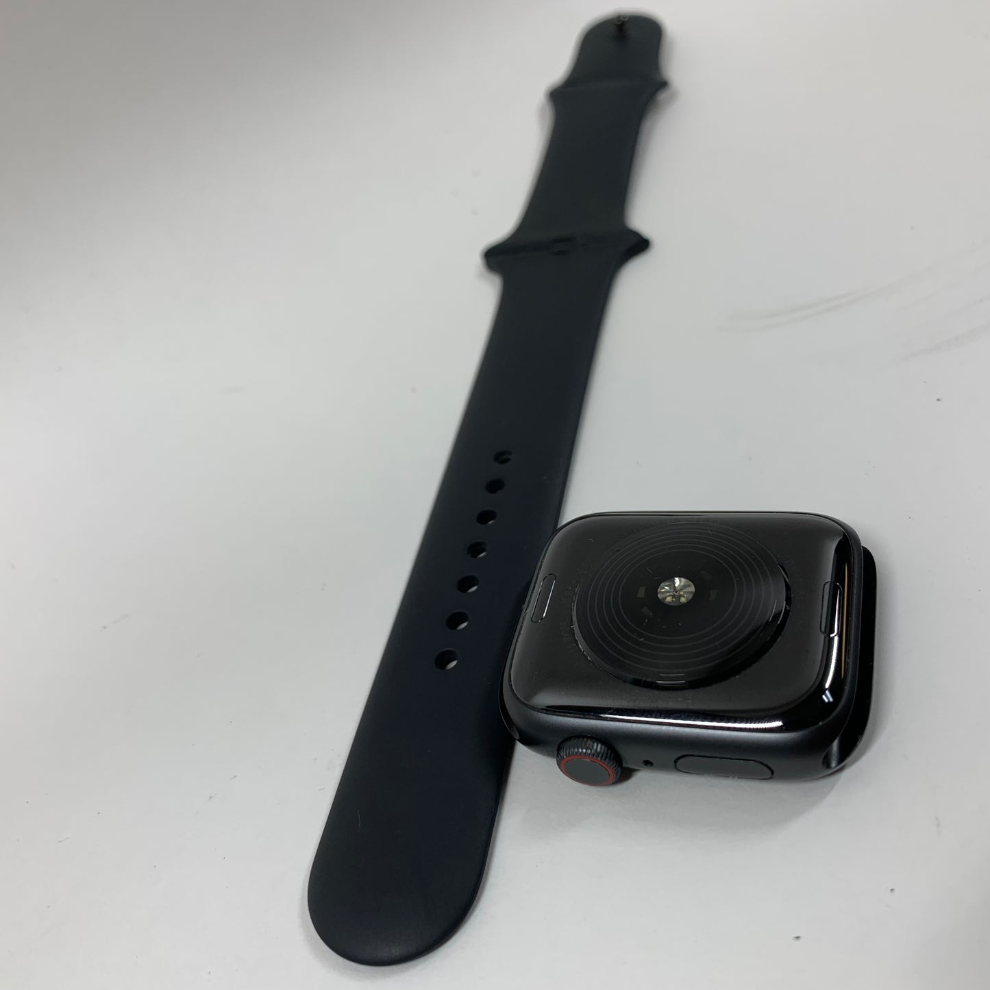 Unlocked Apple Watch SE 1st Gen 44MM Space Gray Aluminum Black Sport Band A2354