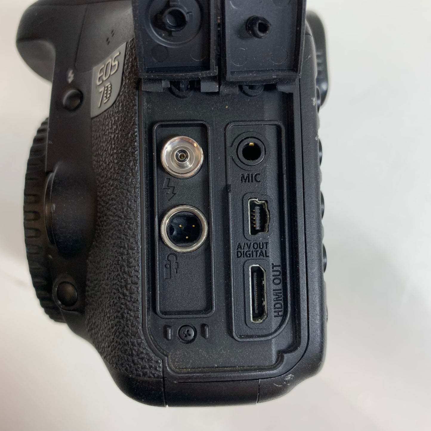 Canon EOS 7D 18.0MP APS-C DSLR