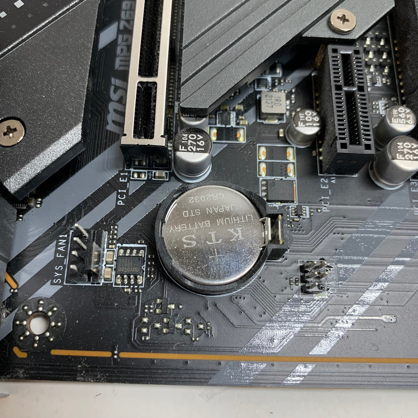 MSi z690 edge wifi ddr4 PCI Express 5.0 Slot ITX