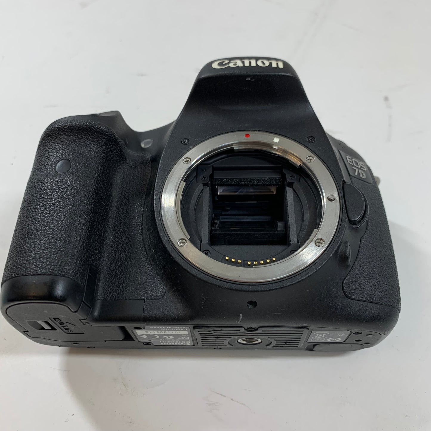Canon EOS 7D 18.0MP APS-C DSLR
