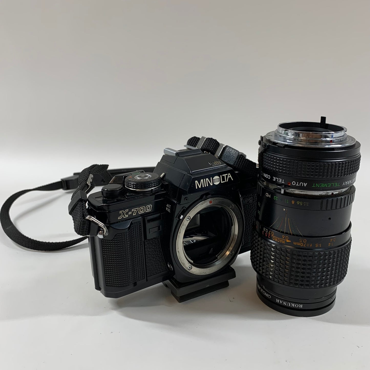 Minolta x-700 35mm 35mm SLR film camera